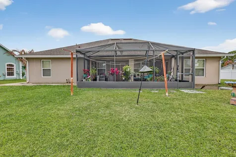 5547 NW Cordrey Street Port St Lucie FL 34986