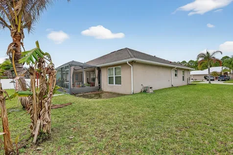 5547 NW Cordrey Street Port St Lucie FL 34986