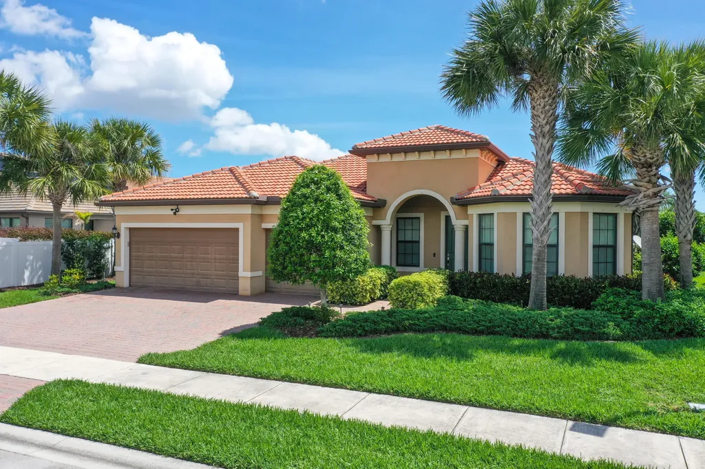 301 SE Huntington Circle Port St Lucie FL 34984