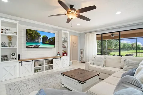 301 SE Huntington Circle Port St Lucie FL 34984