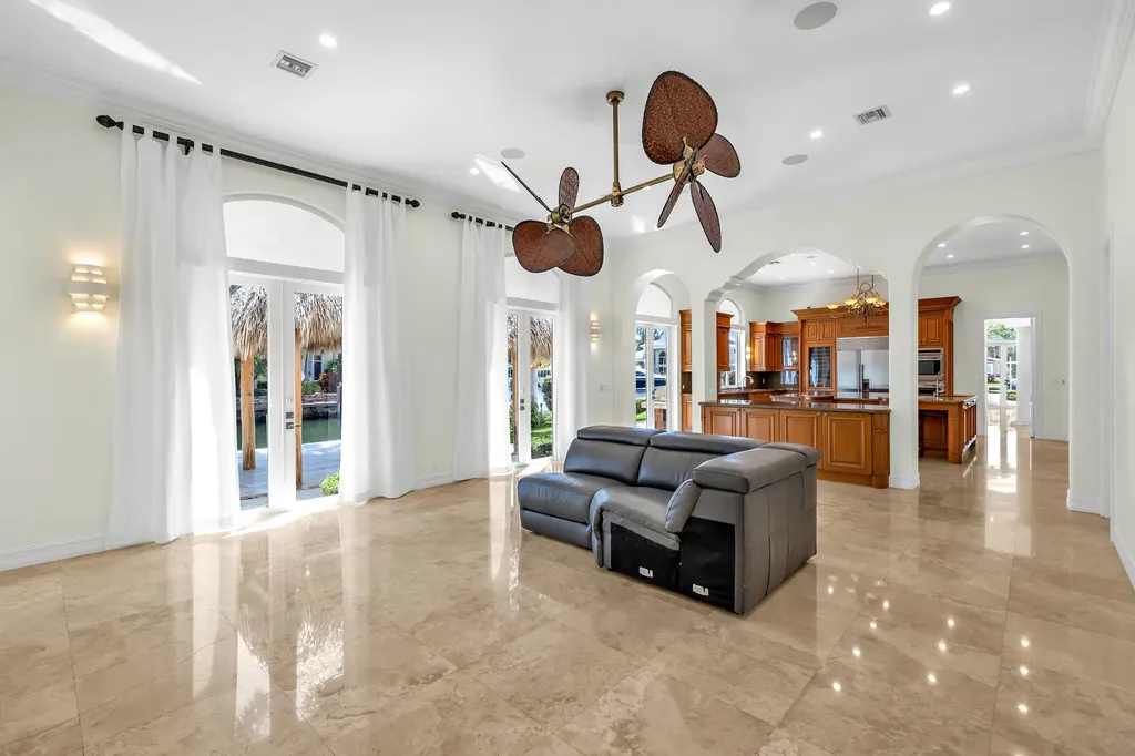 3700 NE 28th Avenue Lighthouse Point FL 33064