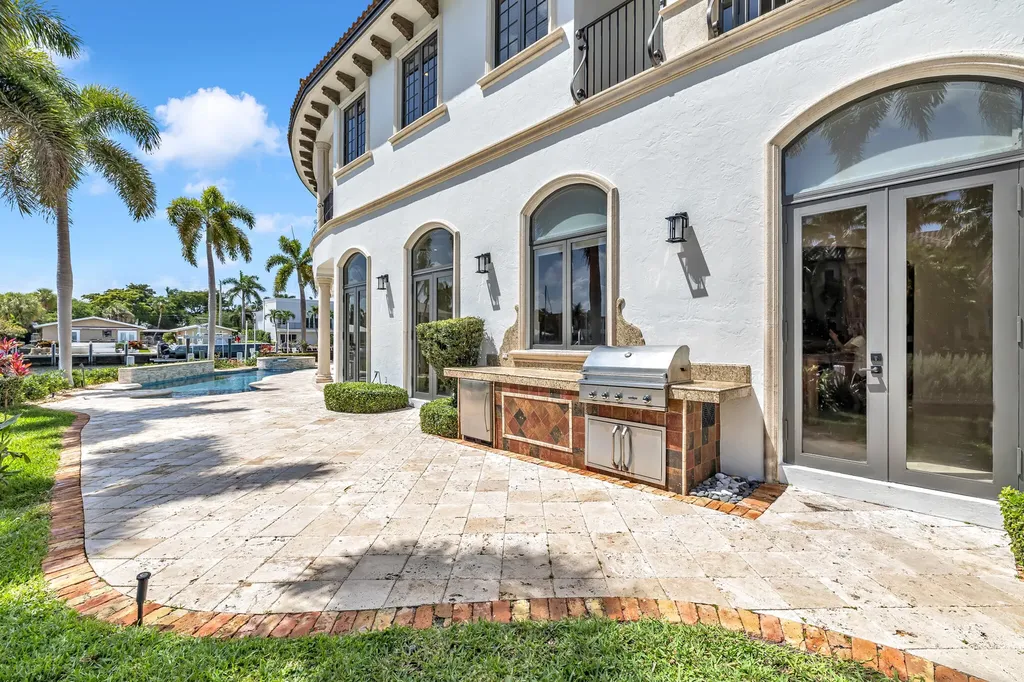 3700 NE 28th Avenue Lighthouse Point FL 33064