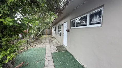 911 NW 12th Avenue Fort Lauderdale FL 33311