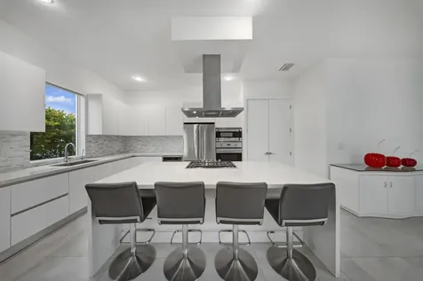 10081 NW 75th Terrace Doral FL 33178