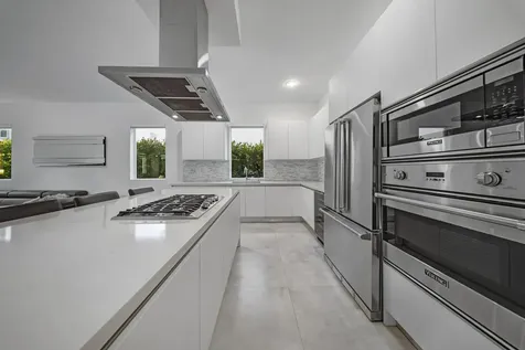 10081 NW 75th Terrace Doral FL 33178