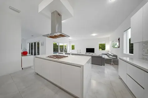 10081 NW 75th Terrace Doral FL 33178