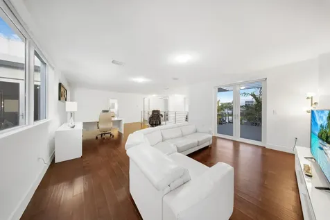 10081 NW 75th Terrace Doral FL 33178