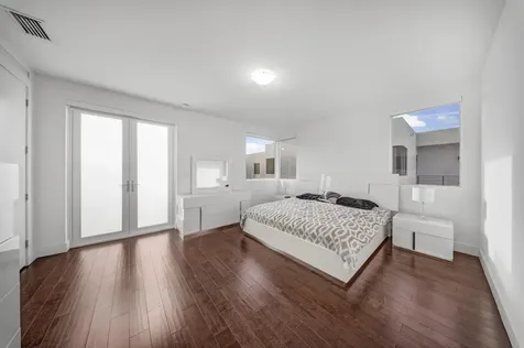 10081 NW 75th Terrace Doral FL 33178