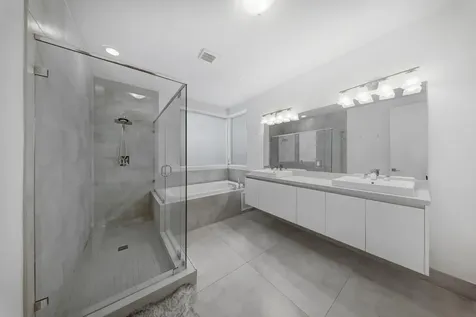 10081 NW 75th Terrace Doral FL 33178