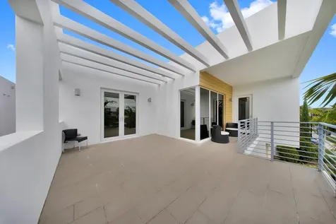 10081 NW 75th Terrace Doral FL 33178