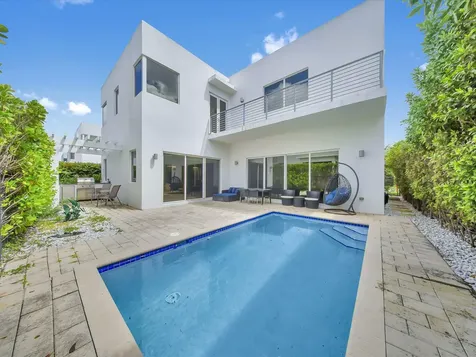 10081 NW 75th Terrace Doral FL 33178