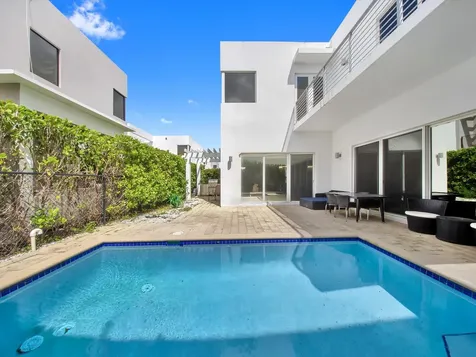 10081 NW 75th Terrace Doral FL 33178