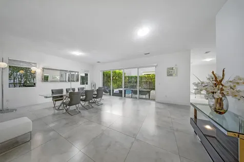 10081 NW 75th Terrace Doral FL 33178
