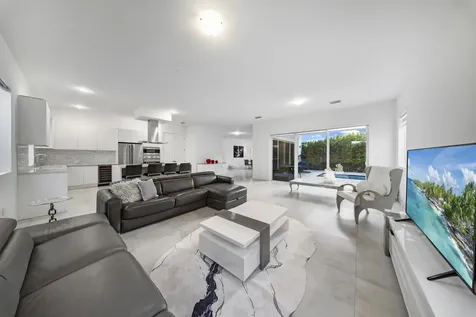 10081 NW 75th Terrace Doral FL 33178