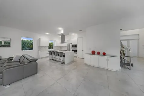 10081 NW 75th Terrace Doral FL 33178