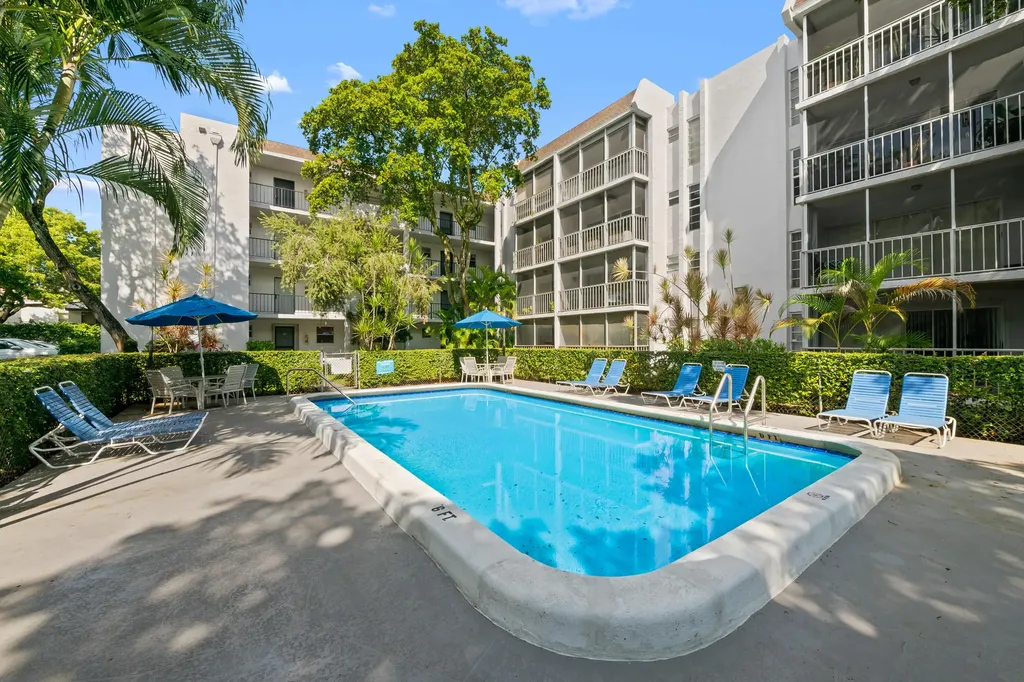 471 N Pine Island Road Plantation FL 33324