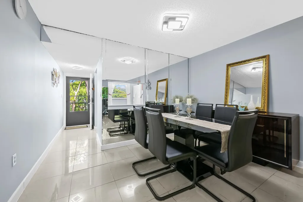 471 N Pine Island Road Plantation FL 33324