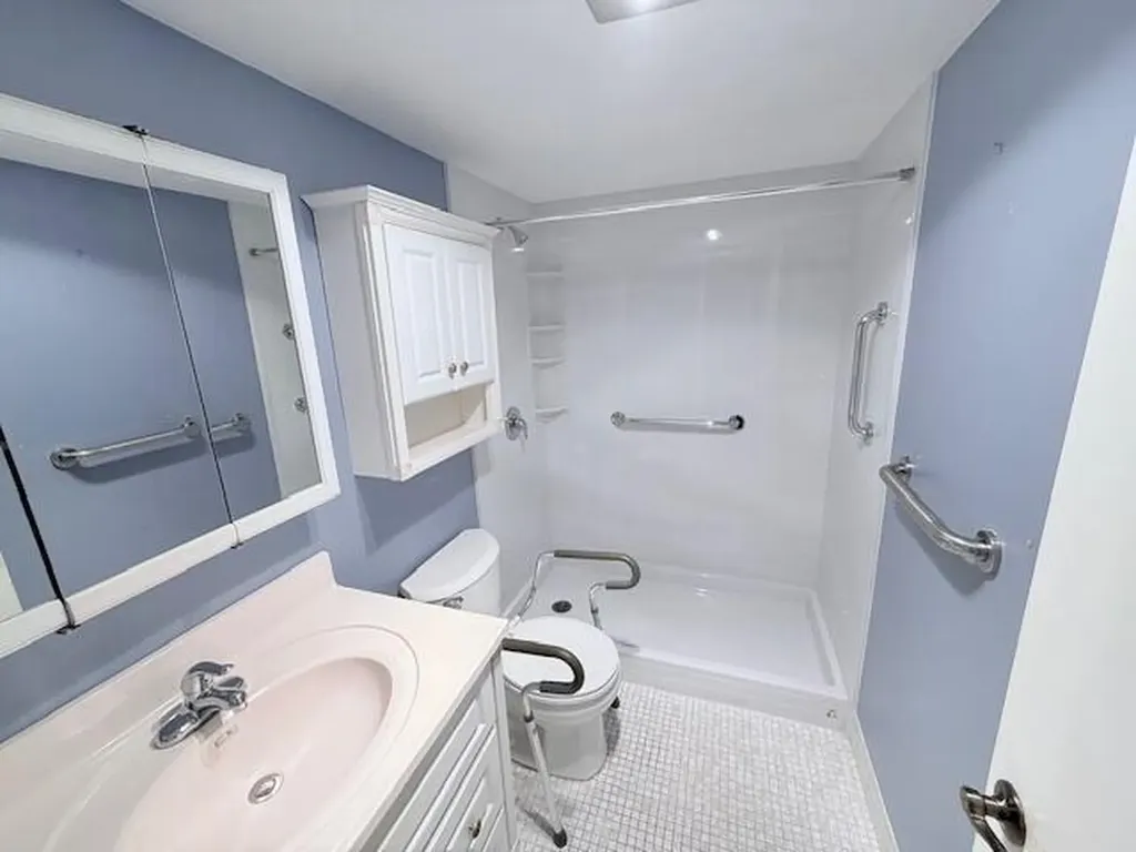 402 Markham S Deerfield Beach FL 33442