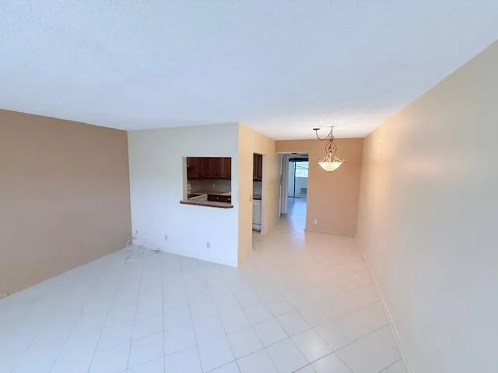 402 Markham S Deerfield Beach FL 33442