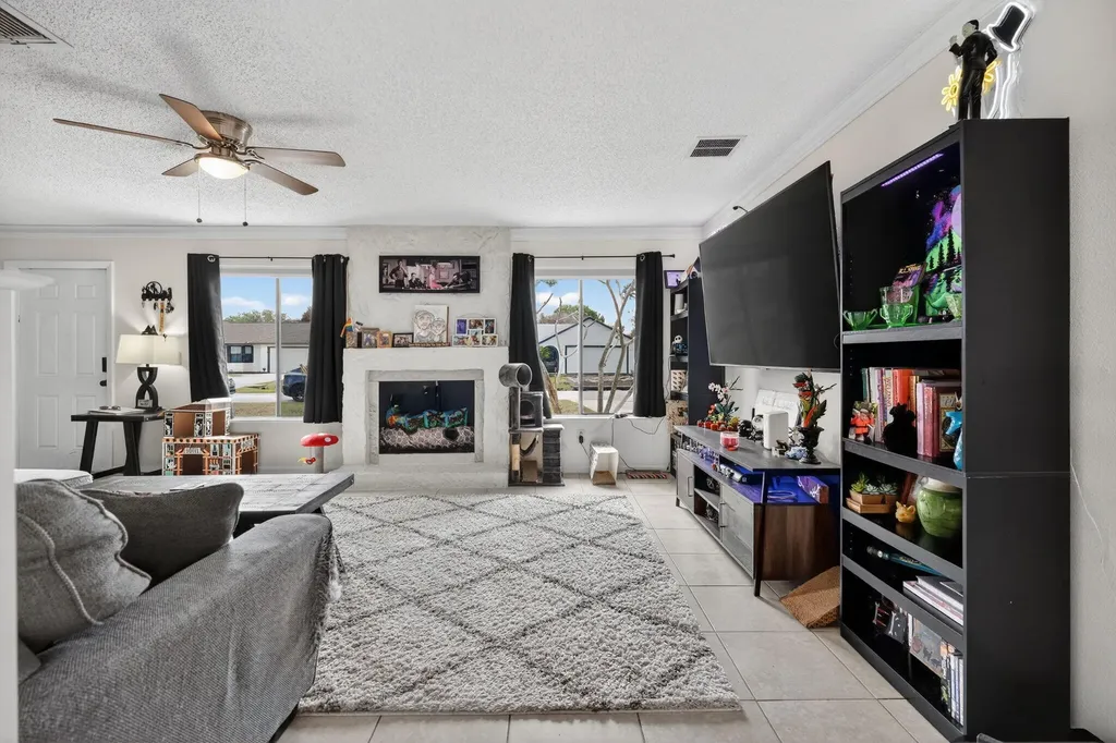 2289 SE Carnation Road Port St Lucie FL 34952