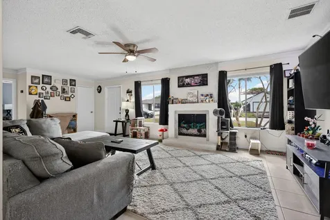 2289 SE Carnation Road Port St Lucie FL 34952