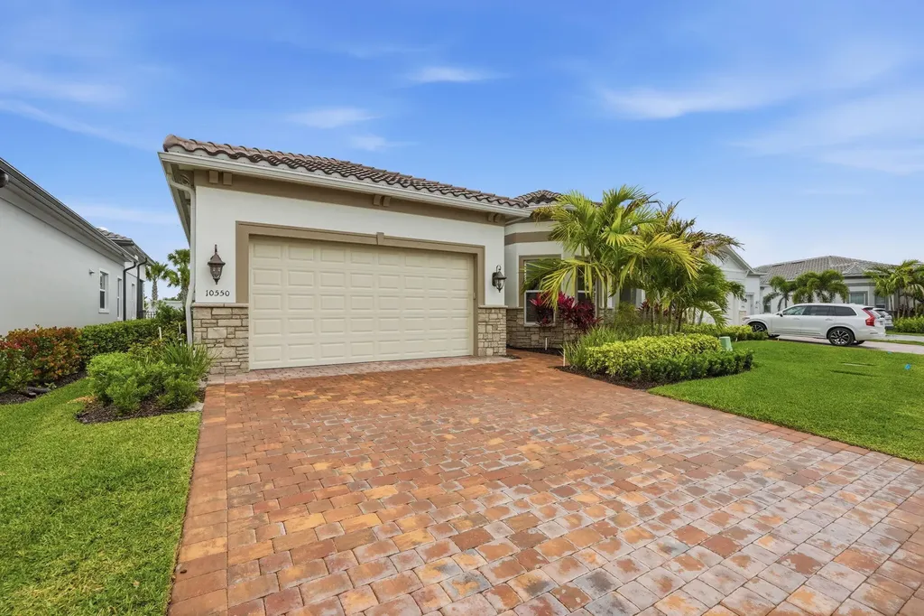 10550 Northbrook Circle Palm Beach Gardens FL 33412