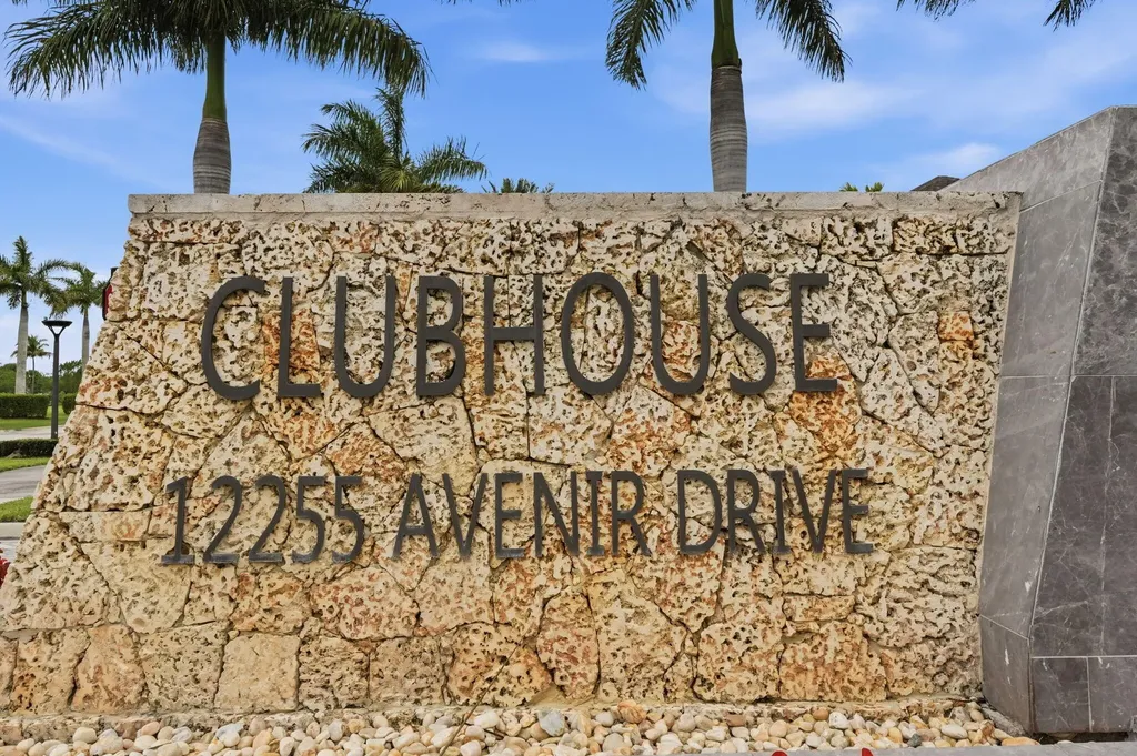 10550 Northbrook Circle Palm Beach Gardens FL 33412