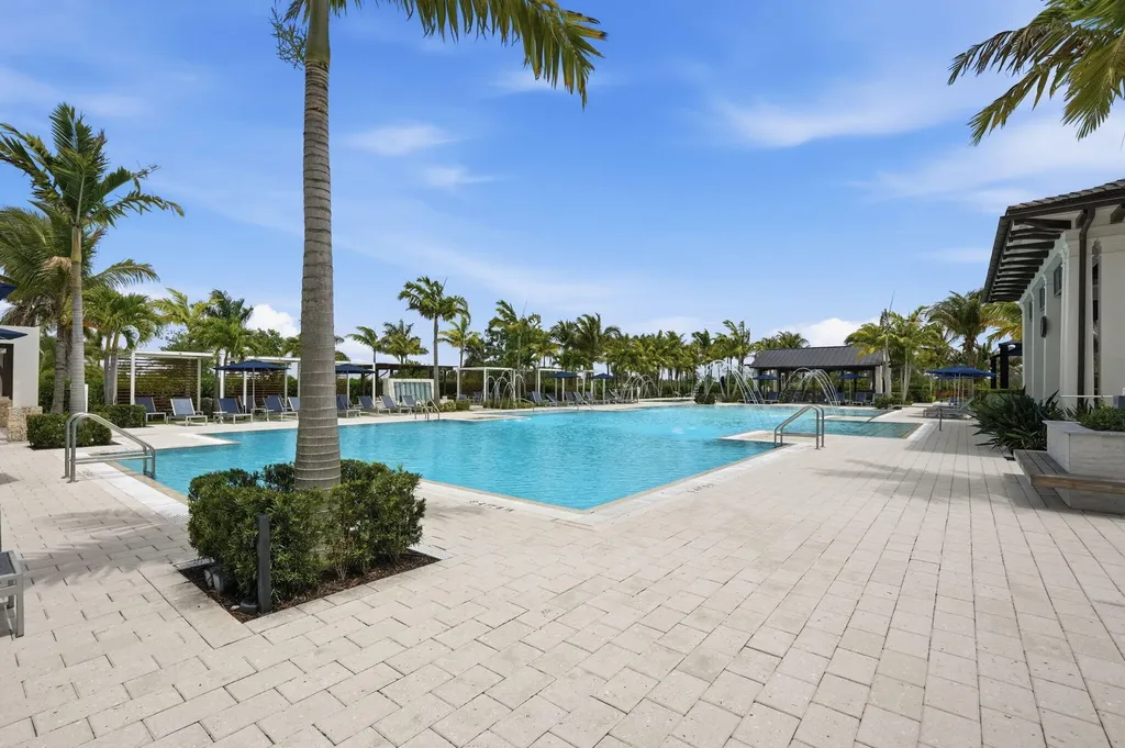 10550 Northbrook Circle Palm Beach Gardens FL 33412