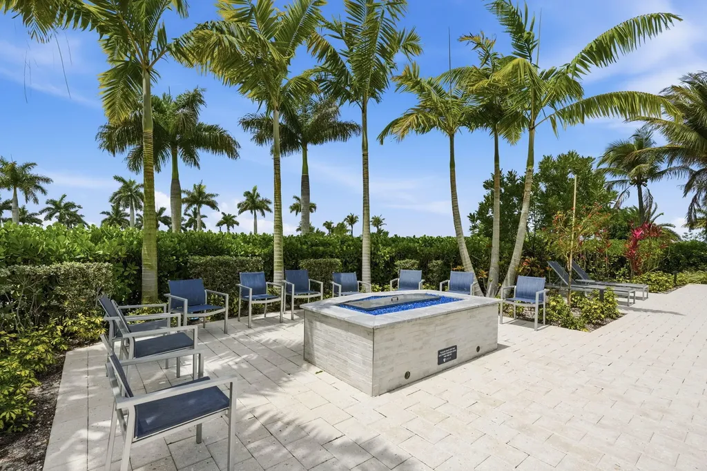 10550 Northbrook Circle Palm Beach Gardens FL 33412