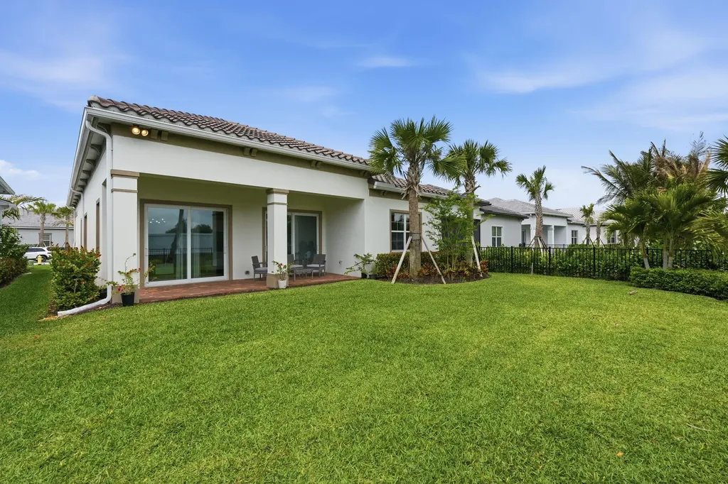 10550 Northbrook Circle Palm Beach Gardens FL 33412