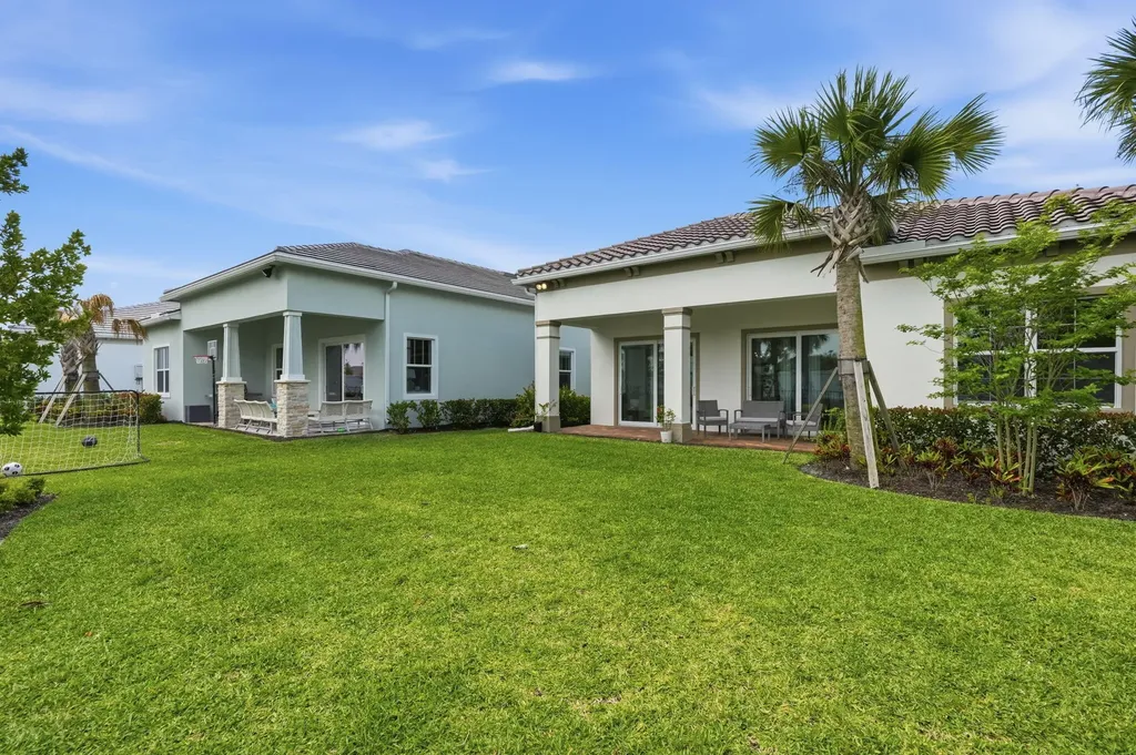 10550 Northbrook Circle Palm Beach Gardens FL 33412