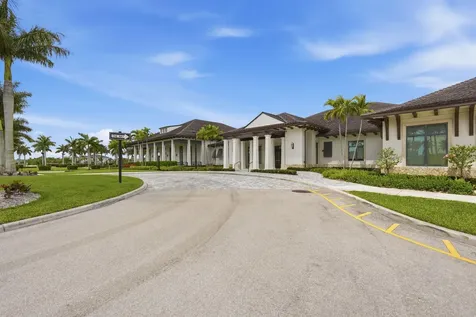 10550 Northbrook Circle Palm Beach Gardens FL 33412