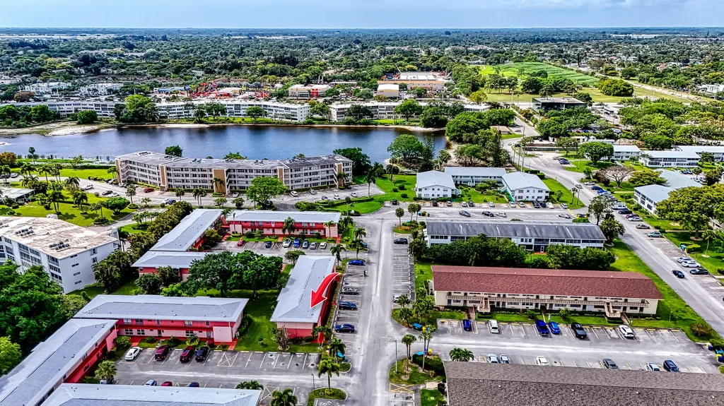 24 Golfs Edge West Palm Beach FL 33417