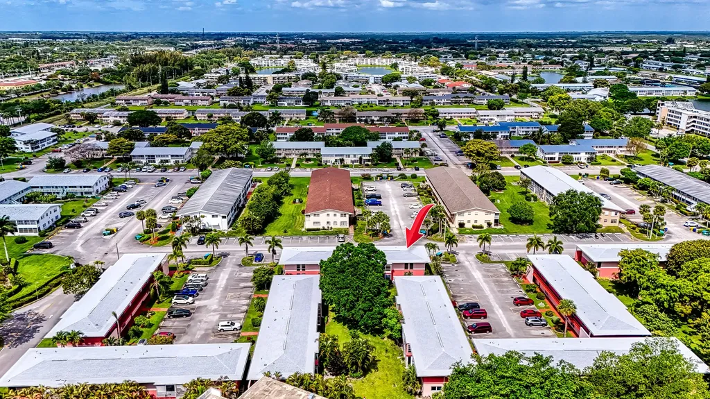 24 Golfs Edge West Palm Beach FL 33417