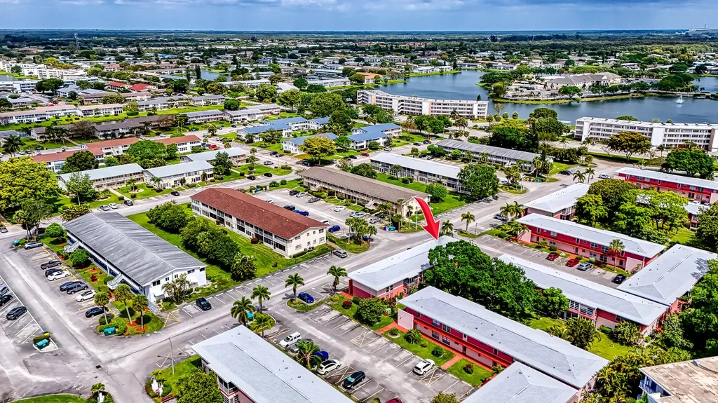 24 Golfs Edge West Palm Beach FL 33417