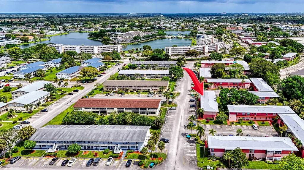 24 Golfs Edge West Palm Beach FL 33417