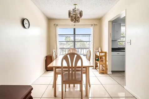24 Golfs Edge West Palm Beach FL 33417