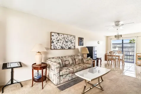 24 Golfs Edge West Palm Beach FL 33417