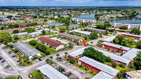 24 Golfs Edge West Palm Beach FL 33417