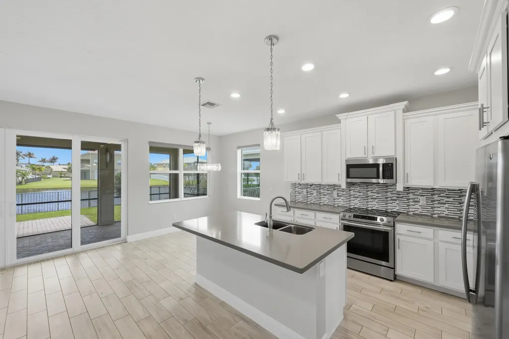 11277 SW Lake Park Drive Port St Lucie FL 34987