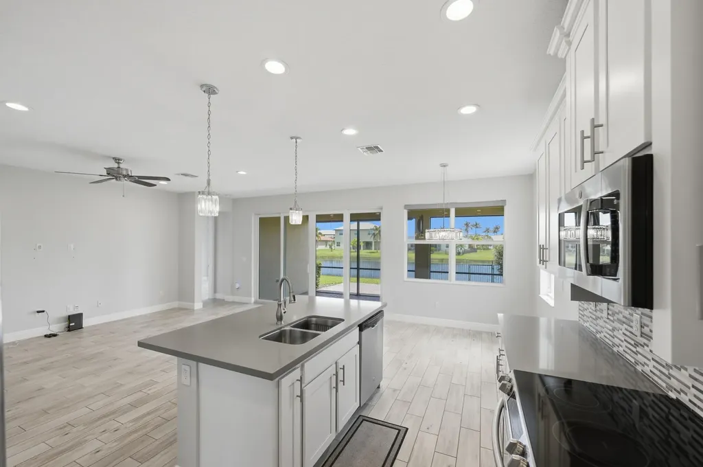 11277 SW Lake Park Drive Port St Lucie FL 34987