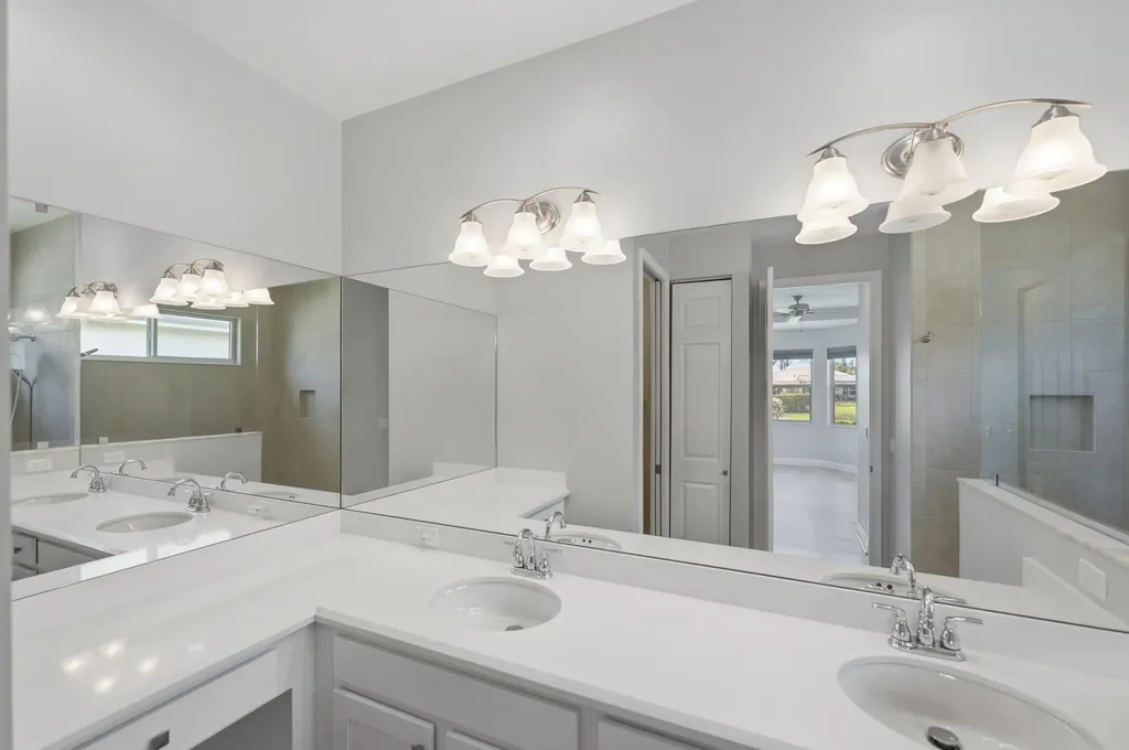 11277 SW Lake Park Drive Port St Lucie FL 34987