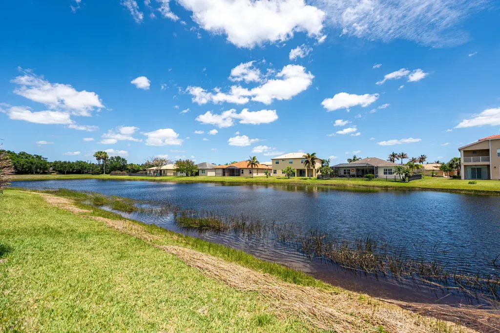 11277 SW Lake Park Drive Port St Lucie FL 34987
