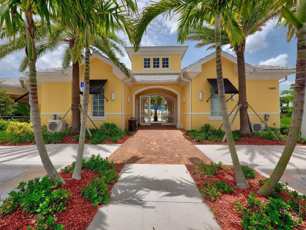 11277 SW Lake Park Drive Port St Lucie FL 34987