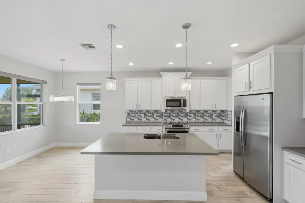 11277 SW Lake Park Drive Port St Lucie FL 34987