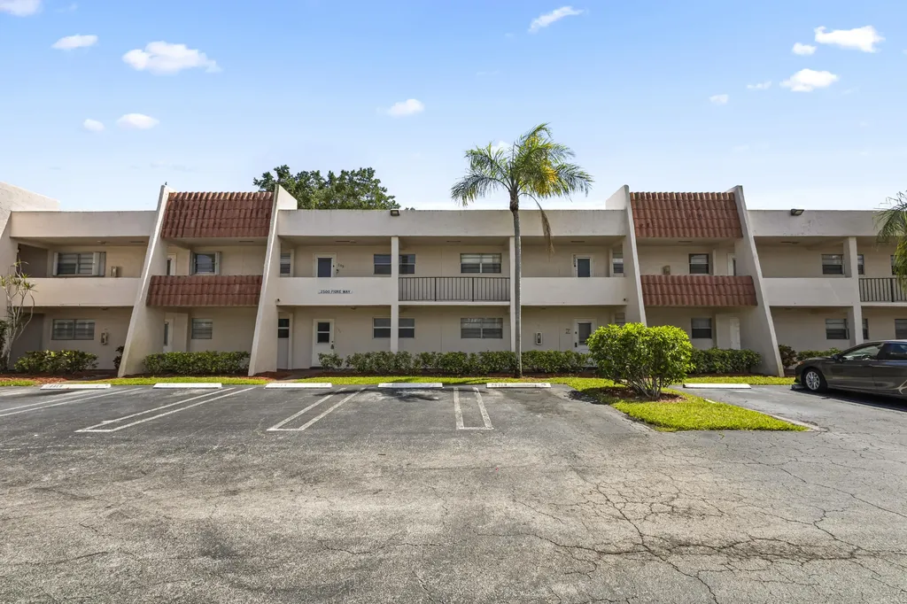 2500 Fiore Way Delray Beach FL 33445