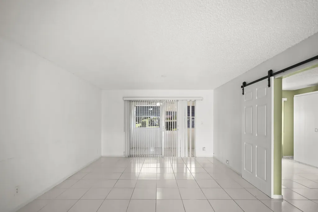 2500 Fiore Way Delray Beach FL 33445