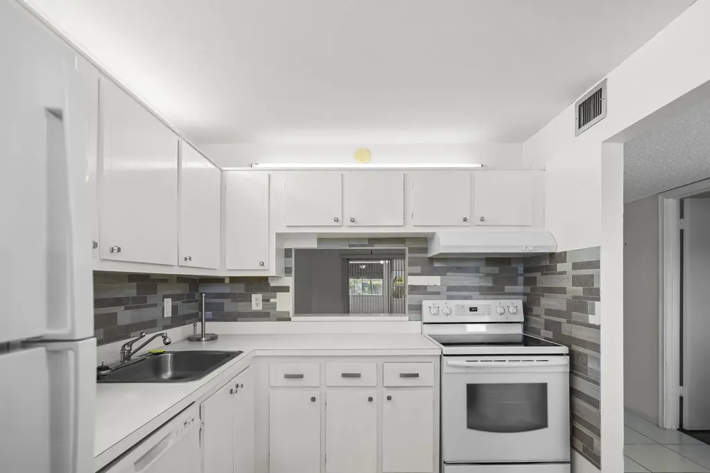 2500 Fiore Way Delray Beach FL 33445