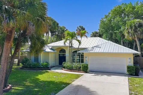 612 SE 6th Street Stuart FL 34994