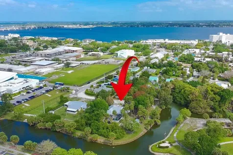 612 SE 6th Street Stuart FL 34994